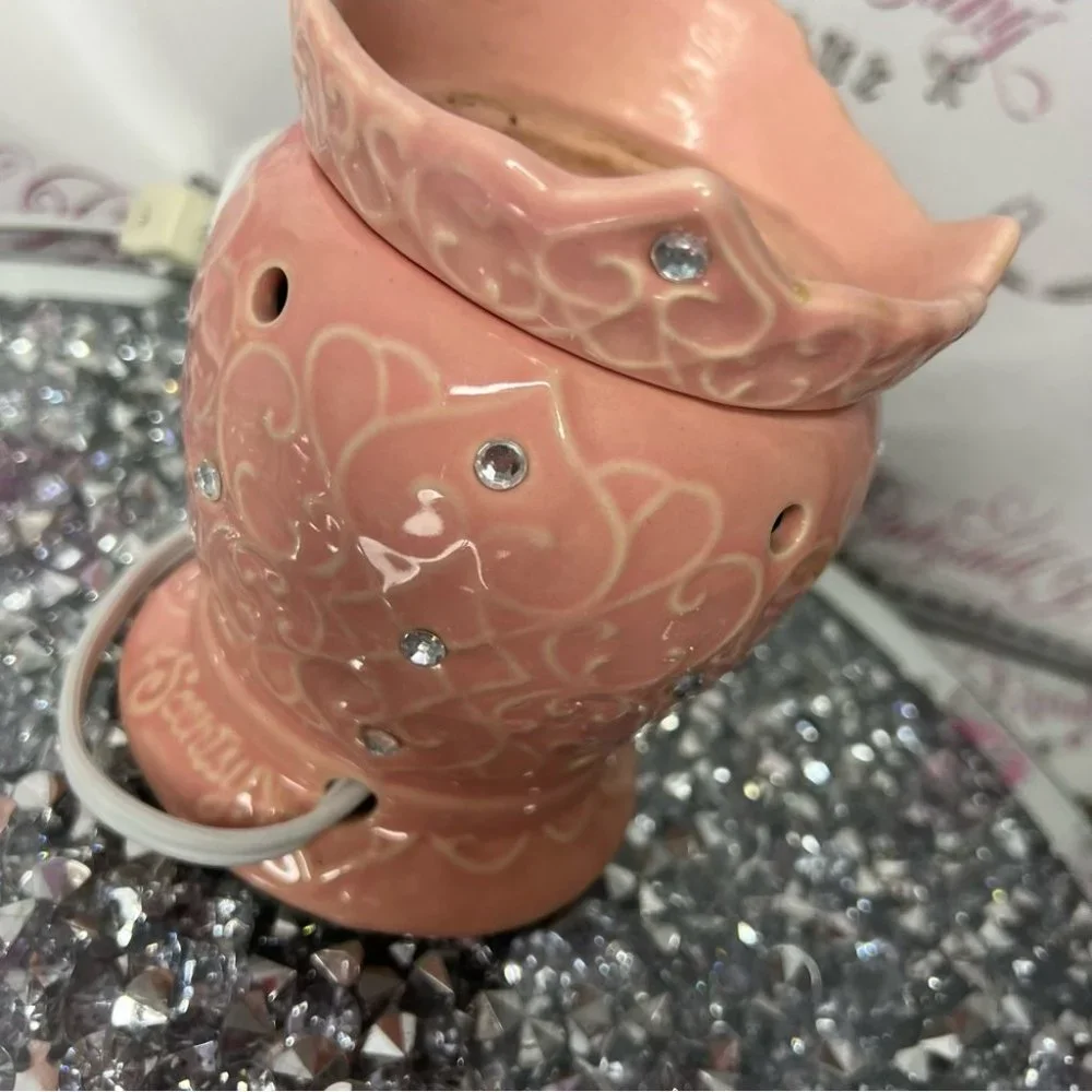 Scentsy Pink Tiara Crown Princess Rhinestone Candle Wax Warmer retired plug in - Picture 4 of 6